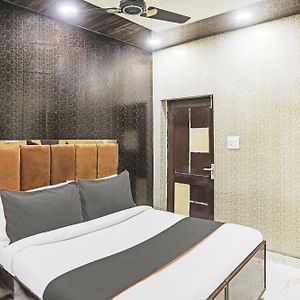Hotel O Kashish Residency Near Model Town Metro Station